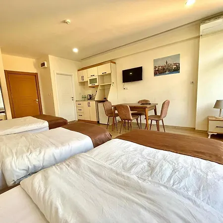 Comfort Nevvaz Suit Taksim 3*