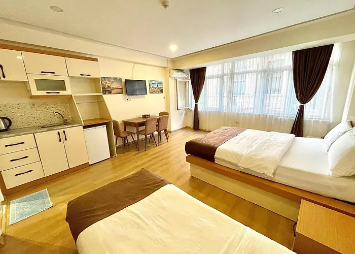 Hotel Comfort Nevvaz Suit Taksim 3*