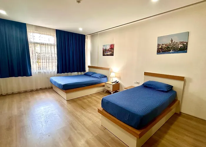 Hotel Comfort Nevvaz Suit Taksim 3*