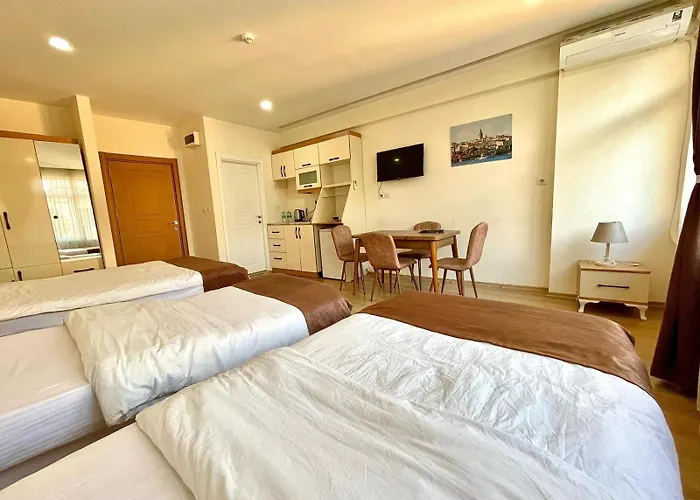Comfort Nevvaz Suit Taksim 3*